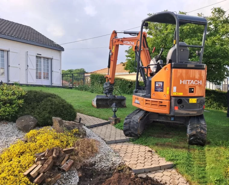 Paysagiste pour travaux de jardin avec mini-pelle, Machecoul-Saint-Même, Créa Vert Passion